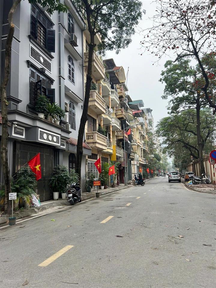 Siêu phẩm từ liêm  có nhà mặt phố  rẻ hơn mặt ngõ  dt 153m²  kinh doanh tốt  chỉ 23 tỷ