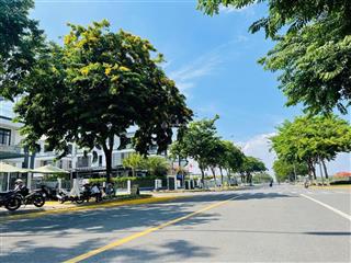 Cần bán đất nằm ngay trung tâm quận 9 đường thanh niên 20m sát vinhome  sổ sẵn giá chỉ 18tr/m2