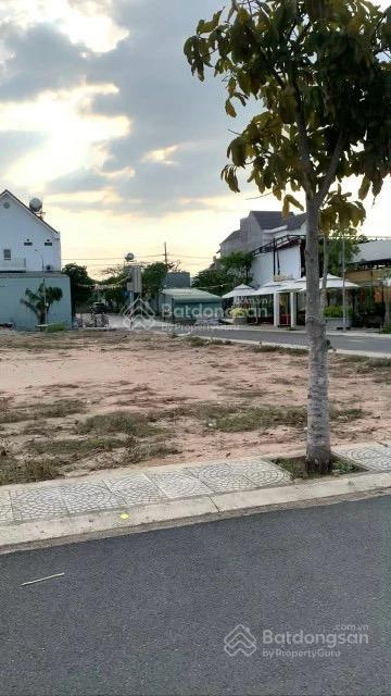 Ra nhanh lô đất 2 mặt tiền, kết nối về sân bay qt long thành  có sổ sẵn  nằm ngay tthc đồng nai