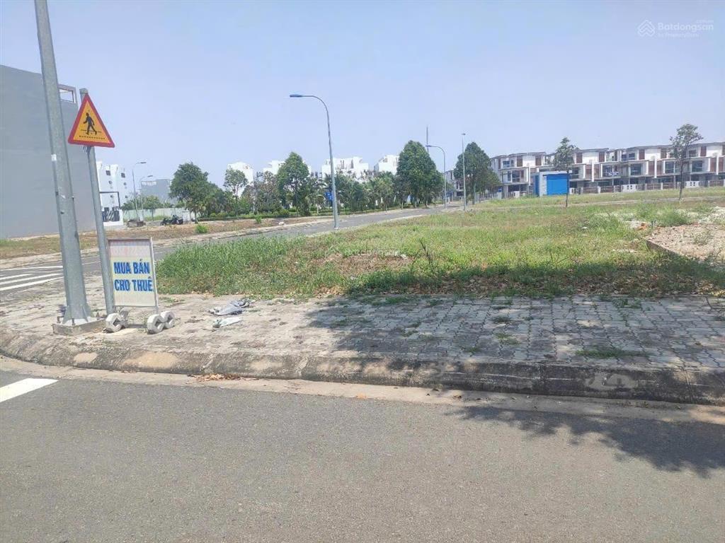 Ra nhanh lô đất 2 mặt tiền, kết nối về sân bay qt long thành  có sổ sẵn  nằm ngay tthc đồng nai