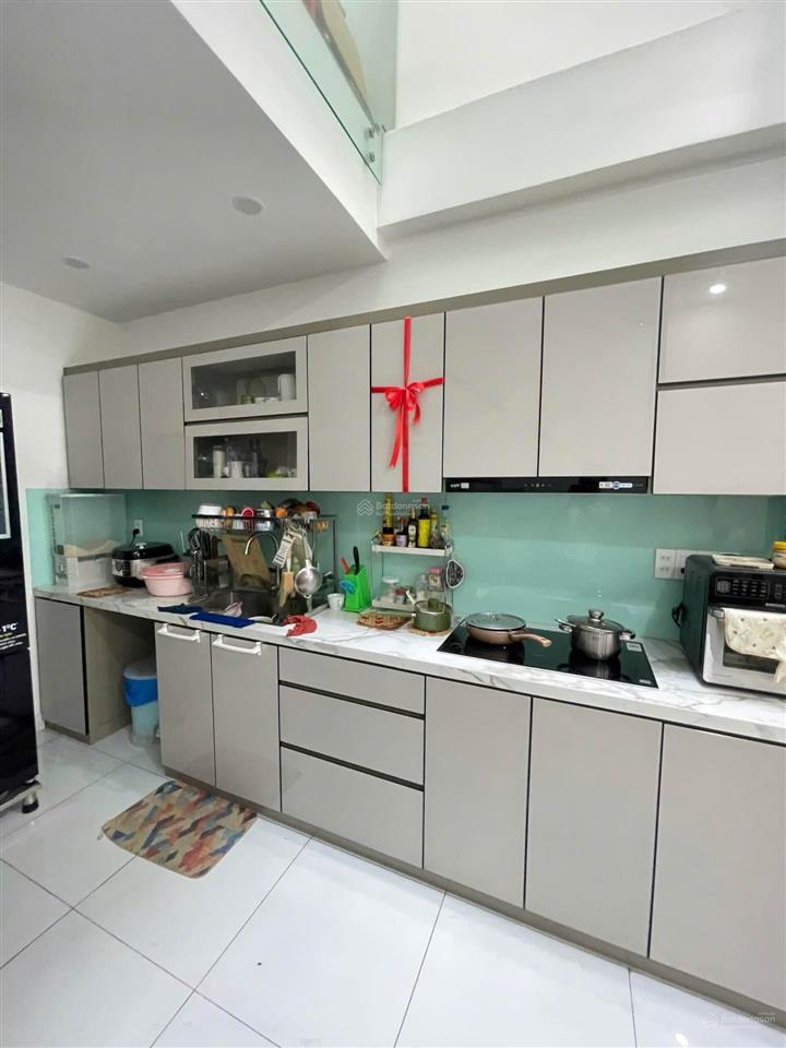 Bán nr view đẹp 3pn, 4wc, 70,7 m2 tại tỉnh lộ 10, quận 6, giá 6,25 tỷ