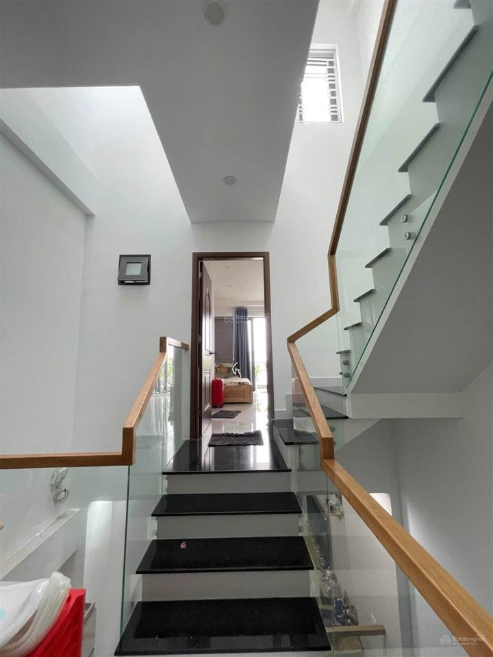 Bán nr view đẹp 3pn, 4wc, 70,7 m2 tại tỉnh lộ 10, quận 6, giá 6,25 tỷ