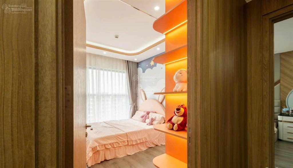 Bán căn góc, tầng 10, view đông nam, 3pn 117.3m2 giá 9 tỷ khu diamond celadon city, đầy đủ nội thất