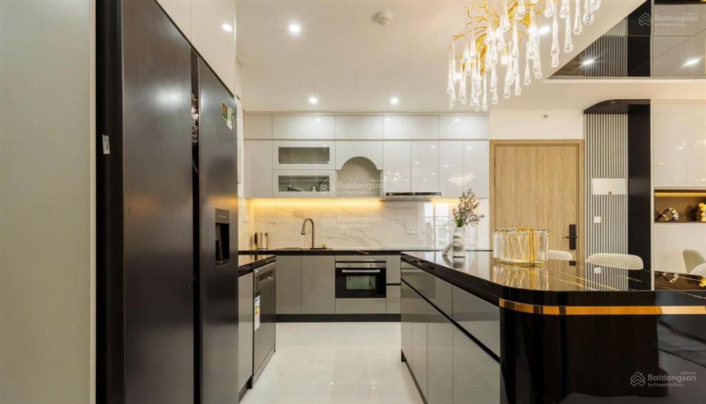 Bán căn góc, tầng 10, view đông nam, 3pn 117.3m2 giá 9 tỷ khu diamond celadon city, đầy đủ nội thất