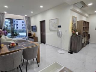 Ở ngay chỉ với 3 tỷ  bán căn 96m2 loại 2pn+1, tầng 6 khu diamond centery, celadon city, đông nam