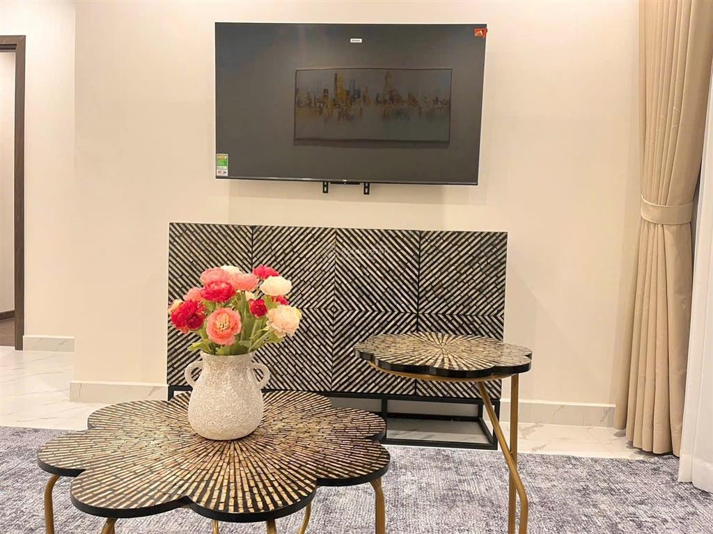 Gấp cho thuê căn 1pn+ trục căn đẹp nhất os1
dt 53m2
là trái tim của vinhomes grand park