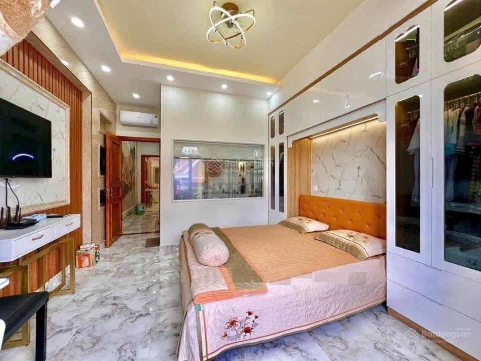 Bán nhà hẻm xe hơi 7m dương quảng hàm, p5 gv (4.2m x 16m nh 7m) 5 tầng, khu phân lô khang trang.