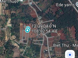 Chính chủ bán đất hơn 1200m2 bằng phẳng có hàng rào bao quanh đất và cổng sắt 2 m