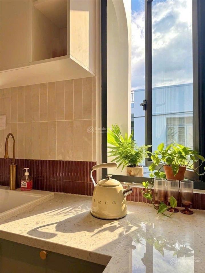 Bán siêu phẩm nhà 4 tầng, full nội thất xịn sò, như khách sạn 5 sao, có hồ bơi mini trong nhà 10,**