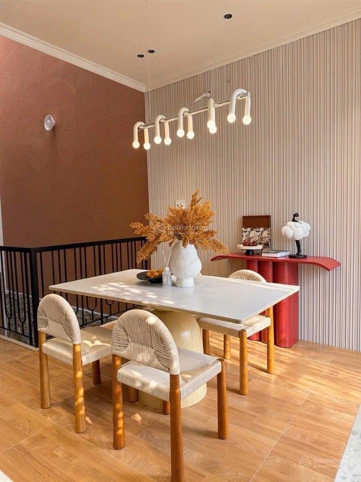 Bán siêu phẩm nhà 4 tầng, full nội thất xịn sò, như khách sạn 5 sao, có hồ bơi mini trong nhà 10,**