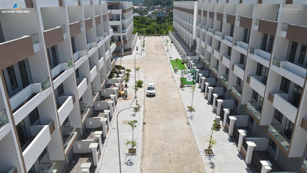 Siêu giảm giá chiết khấu 30%, còn 3 tỷ 8 cho cả nhà cả đất 105m2 xây 5 tầng sẵn sổ đỏ