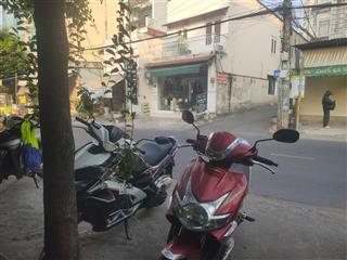 Đất bán xây căn hộ dịch vụ đường võ văn hát, phường long trường, sát dh tài chính marketing.