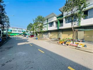 Cần bán căn nhà phố oasis city ngay vành đai 4 cạnh trường đh quốc tế việt đức 0939 075 ***(nhi)