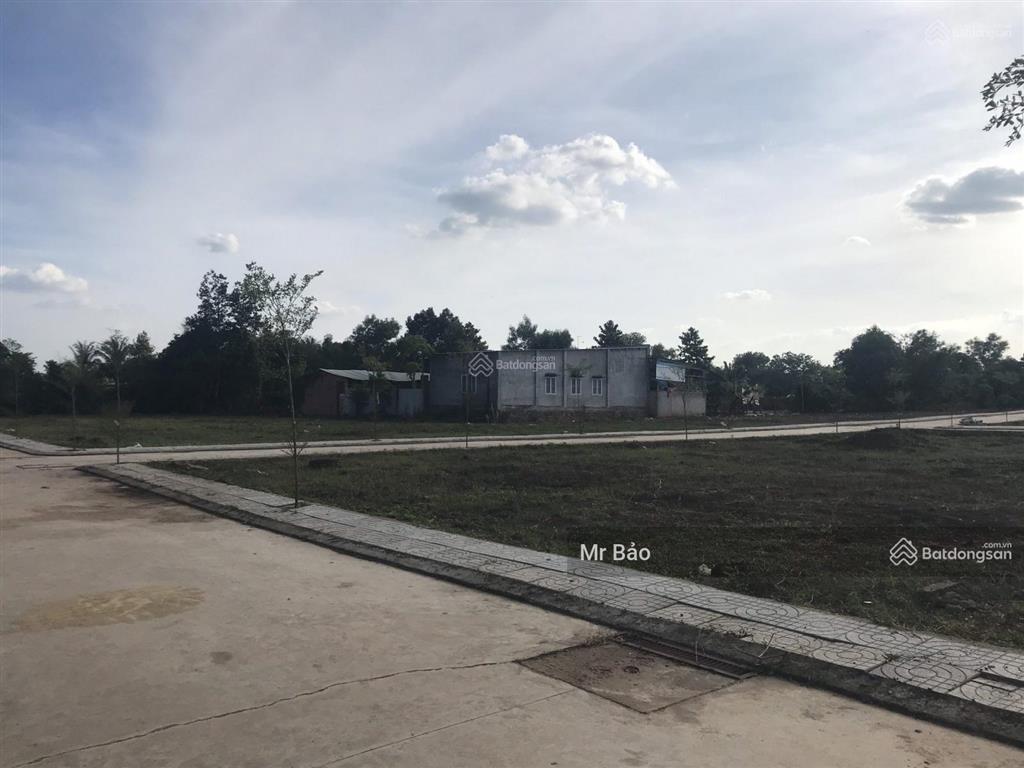 Chính chủ cần bán lô đất đẹp vuông vức 100m2 ngay chợ sông trầu,  0903 421 ***