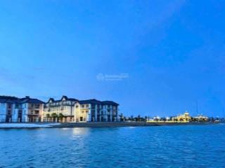 Khu đô thị biển vinhomes pearl bay nha trang .nhà liền kề .chỉ vài bước chân ra bãi biển .sổ hồng.