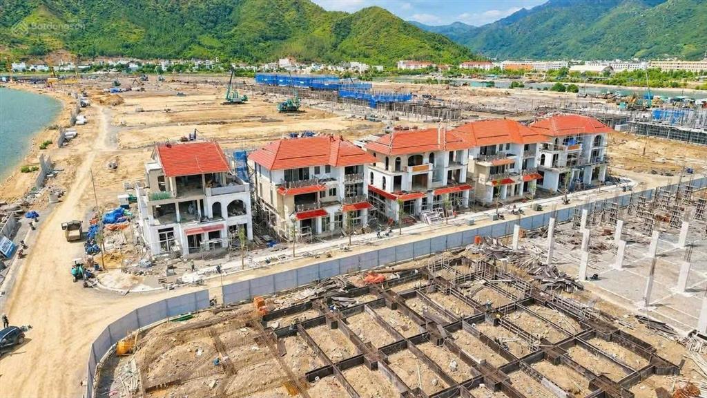 Onsen 3  căn hộ 59,2m  loại căn 1pn+  giá 5 tỷ