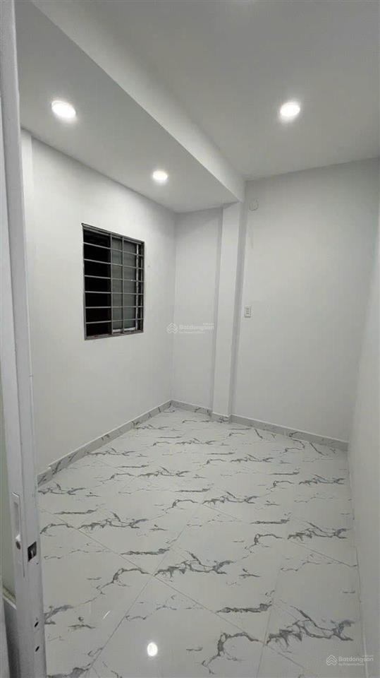 Bán nhà bình tân, 2 tầng, dt 28m2, đường bình trị đông, hẻm thông thoáng, nhỉnh 2 tỷ 4