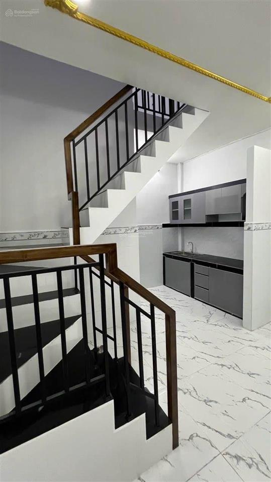 Bán nhà bình tân, 2 tầng, dt 28m2, đường bình trị đông, hẻm thông thoáng, nhỉnh 2 tỷ 4
