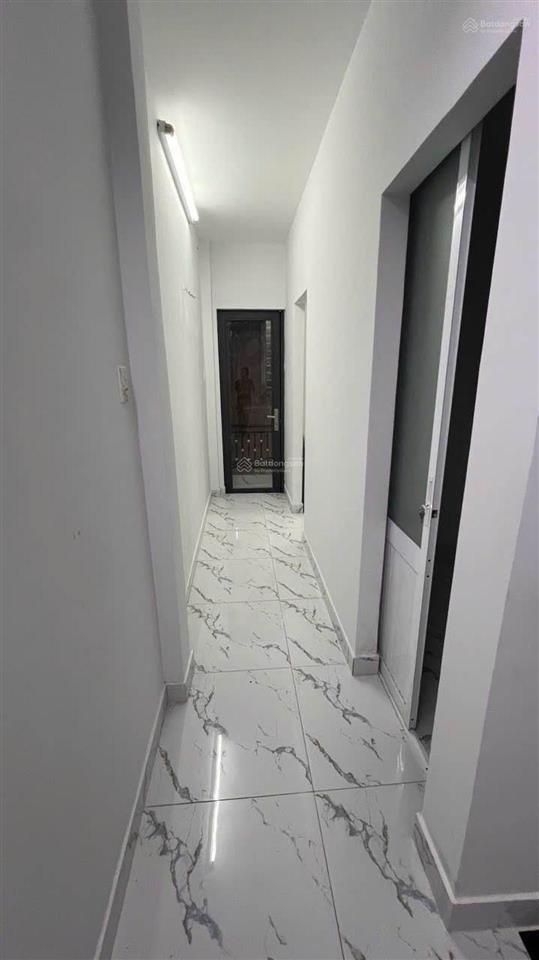 Bán nhà bình tân, 2 tầng, dt 28m2, đường bình trị đông, hẻm thông thoáng, nhỉnh 2 tỷ 4