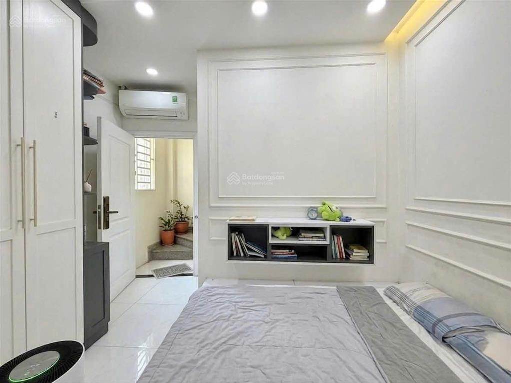 Nhà mặt tiền nguyễn văn đậu  chính chủ bán gấp  full nội thất  23 tỷ tl