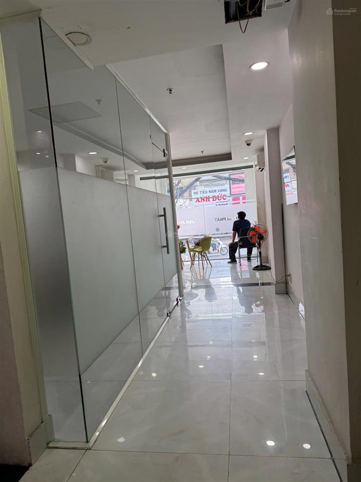 Cho thuê tòa nhà làm vp, kinh doanh khu sầm uất lê quang định giao nơ trang long