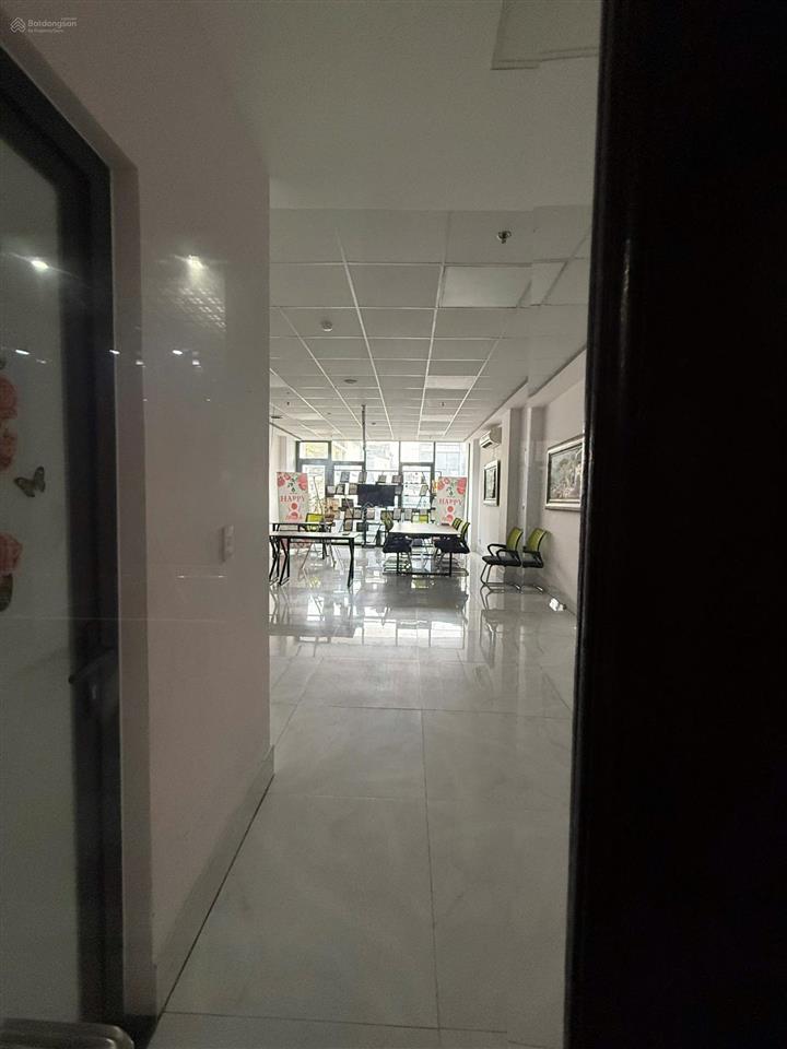 Cho thuê tòa nhà làm vp, kinh doanh khu sầm uất lê quang định giao nơ trang long