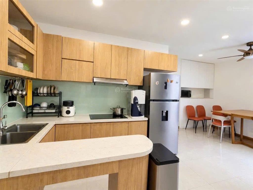 Nguyễn văn đậu bình thạnh gần quận 1 diện tích gần 100m  3 pn  7.8 tỷ tk  diện tích lớn