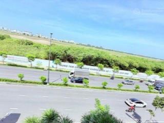 Tòa nhà mặt tiền sân bay, 150m2, 5 tầng, ngang to 8m, siêu xịn, 5x tỷ