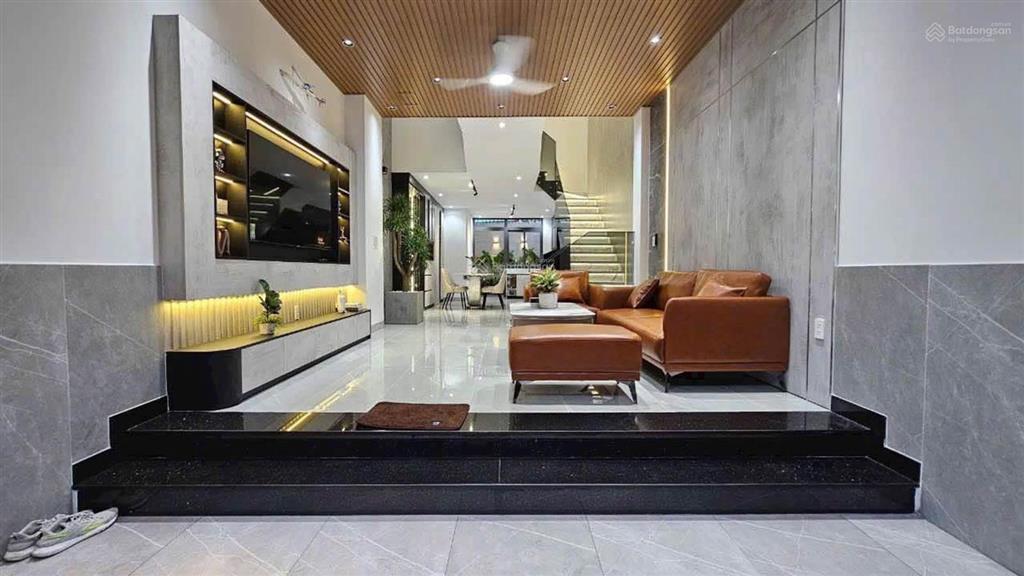 Bán nhà võ thị nhờ quận 7  72m2  3 tầng mới đẹp  tặng full nội thất  7.5 tỷ