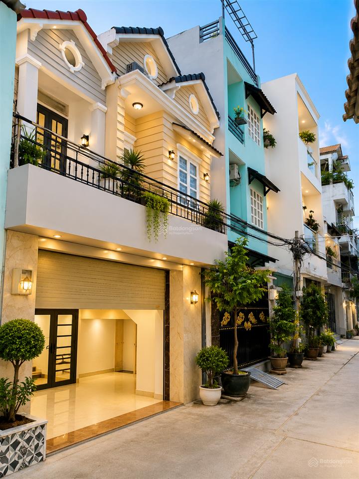 82m đất vuông đẹp xe hơi ngủ trong nhà quận 7