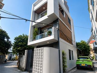 Chính chủ cần bán nhà 3 tầng + 1 tum lô góc ngõ thông ô tô tránh  có bể xông hơi