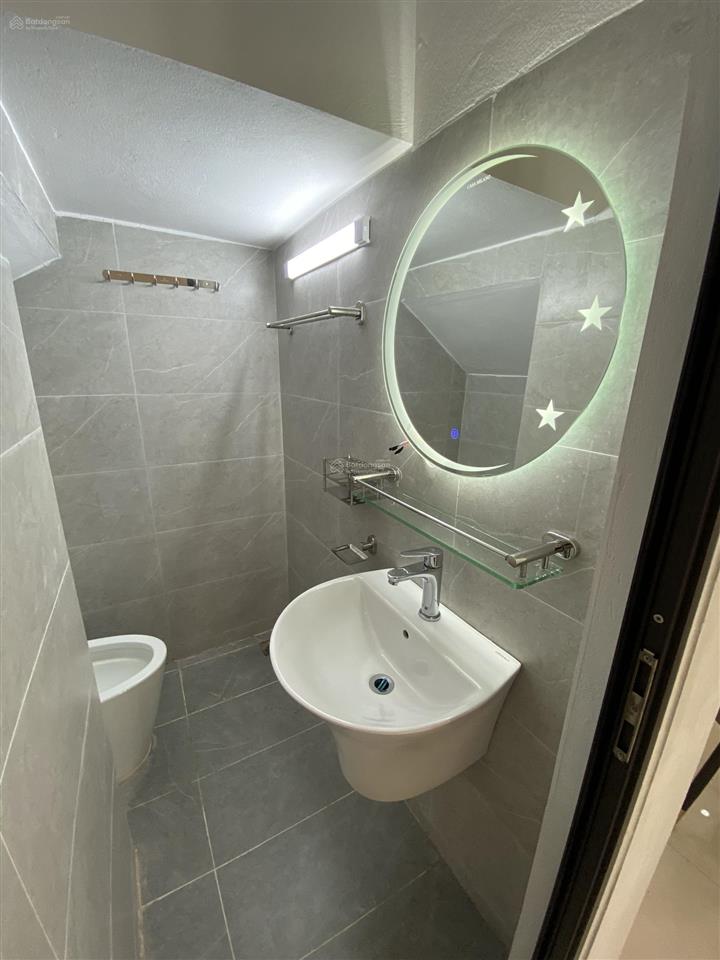Sơn tây  bán nhà mới xây 100% full đồ  ô tô vào tận cửa  giá có thương lượng. diện tích 50,2m2