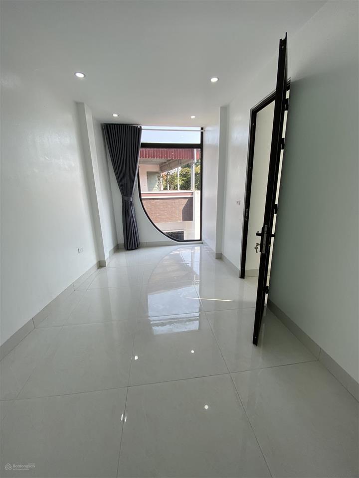 Sơn tây  bán nhà mới xây 100% full đồ  ô tô vào tận cửa  giá có thương lượng. diện tích 50,2m2