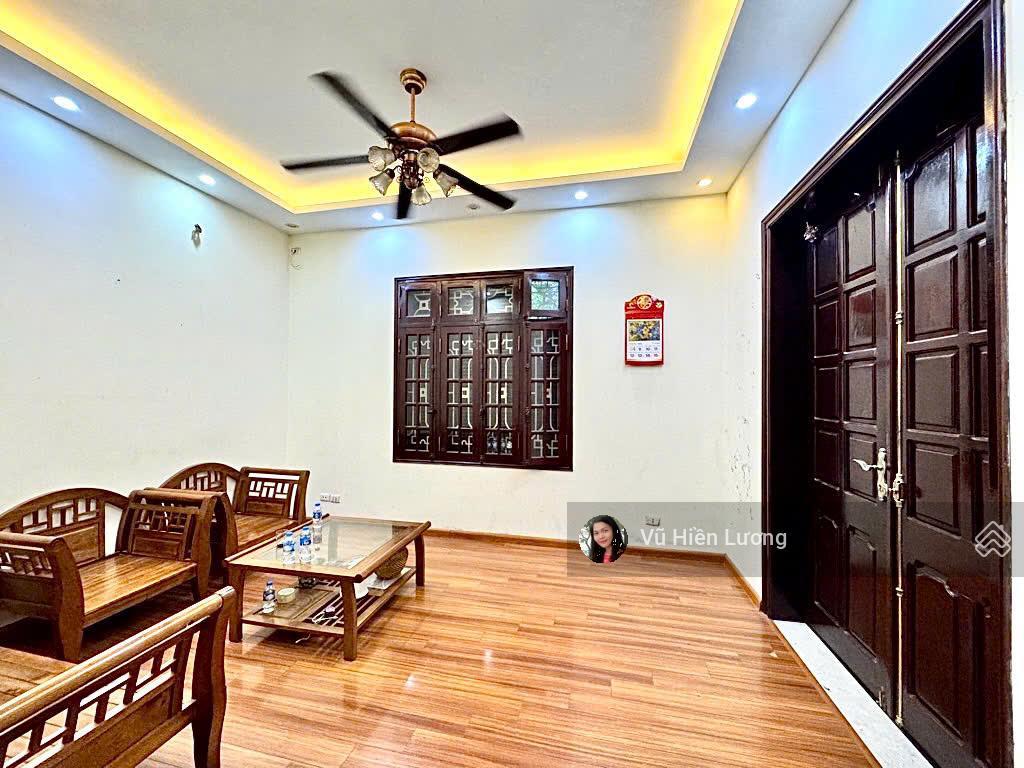Chính chủ gửi bán nhà ô tô thông phố vệ hồ. diện tích 92.3m². mặt tiền lý tưởng ở và kinh doanh