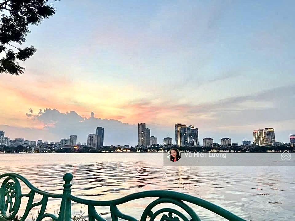 Chính chủ gửi bán nhà ô tô thông phố vệ hồ. diện tích 92.3m². mặt tiền lý tưởng ở và kinh doanh