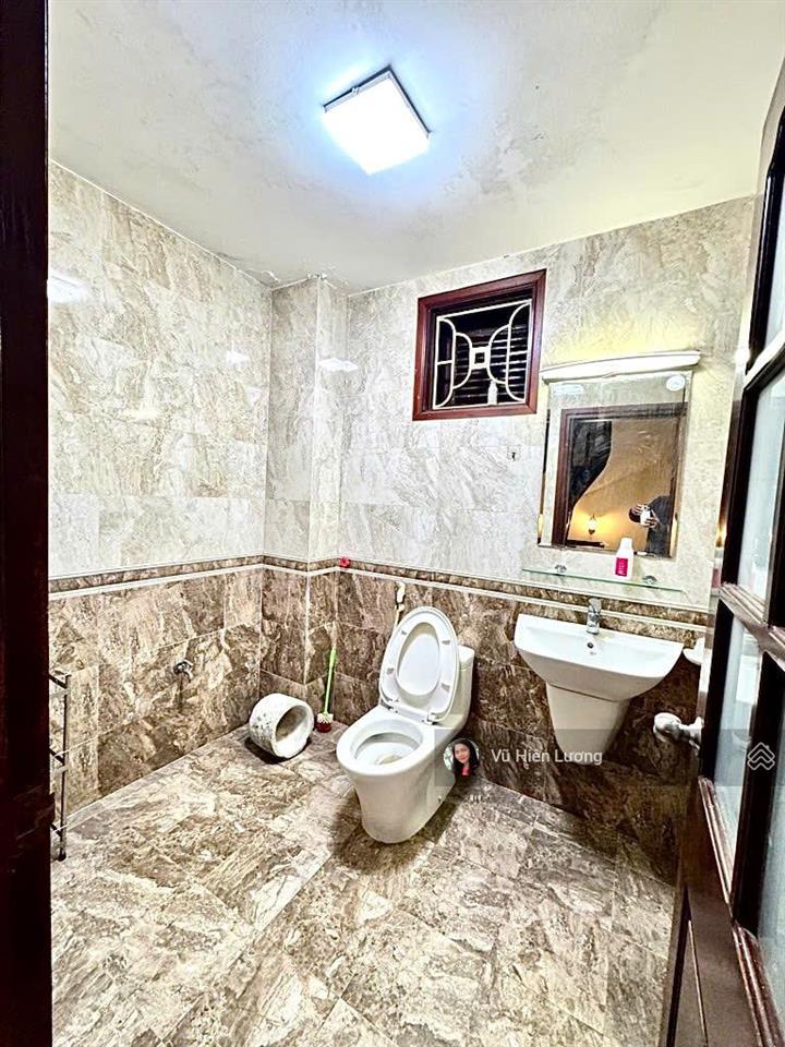 Chính chủ gửi bán nhà ô tô thông phố vệ hồ. diện tích 92.3m². mặt tiền lý tưởng ở và kinh doanh