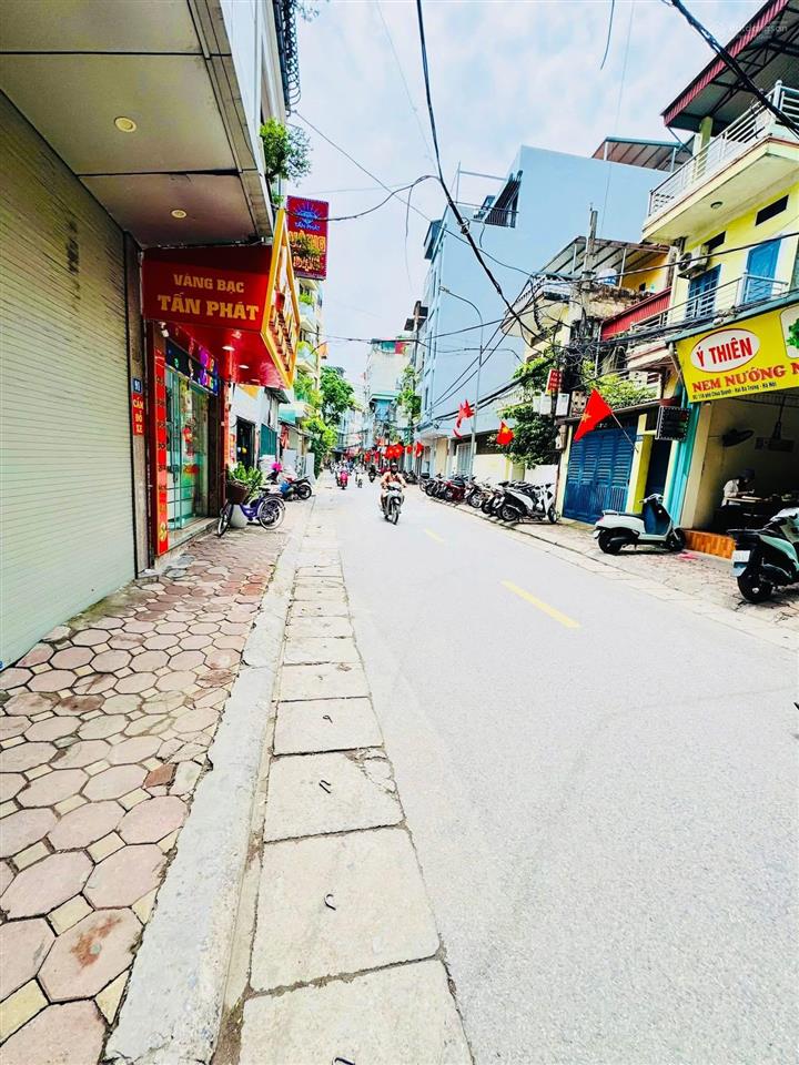 Bán nhà mặt phố chùa quỳnh  hai bà trưng hơn 13 tỷ  dt 33m x5 tầng mặt phố  kinh doan