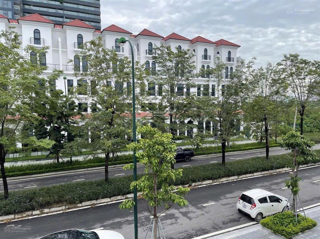 Bán liền kề hướng nam mặt ngoài đường chính sunshine golden river  ciputra. dt 98.5m2 sẵn sổ đỏ