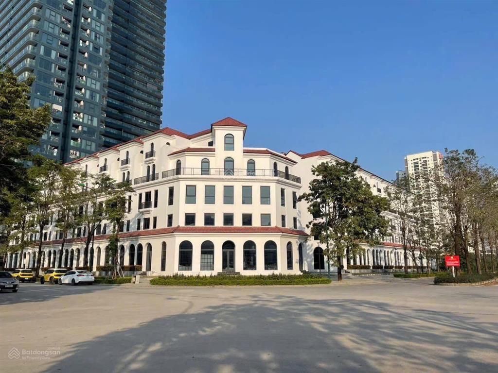 Bán liền kề hướng nam mặt ngoài đường chính sunshine golden river  ciputra. dt 98.5m2 sẵn sổ đỏ