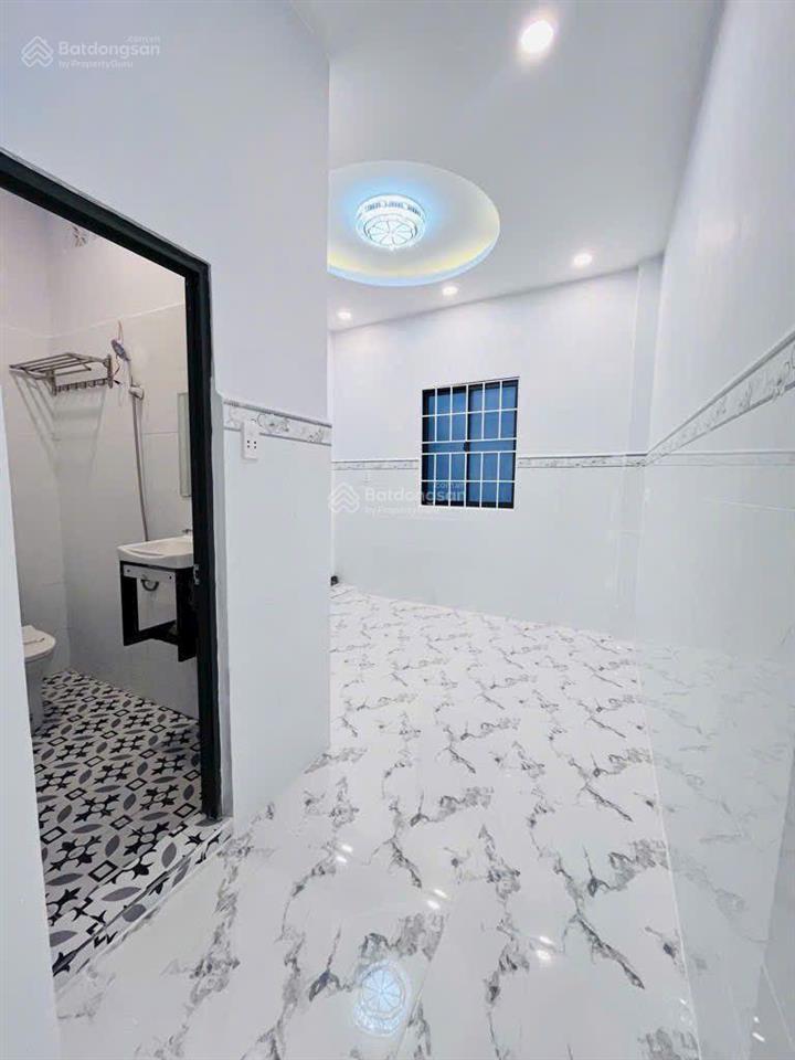 Đón cầu bình tiên quận 6  dtsd 80m2  3pn  có sân và bc  gấp bán lương văn can phường 15 quận 8