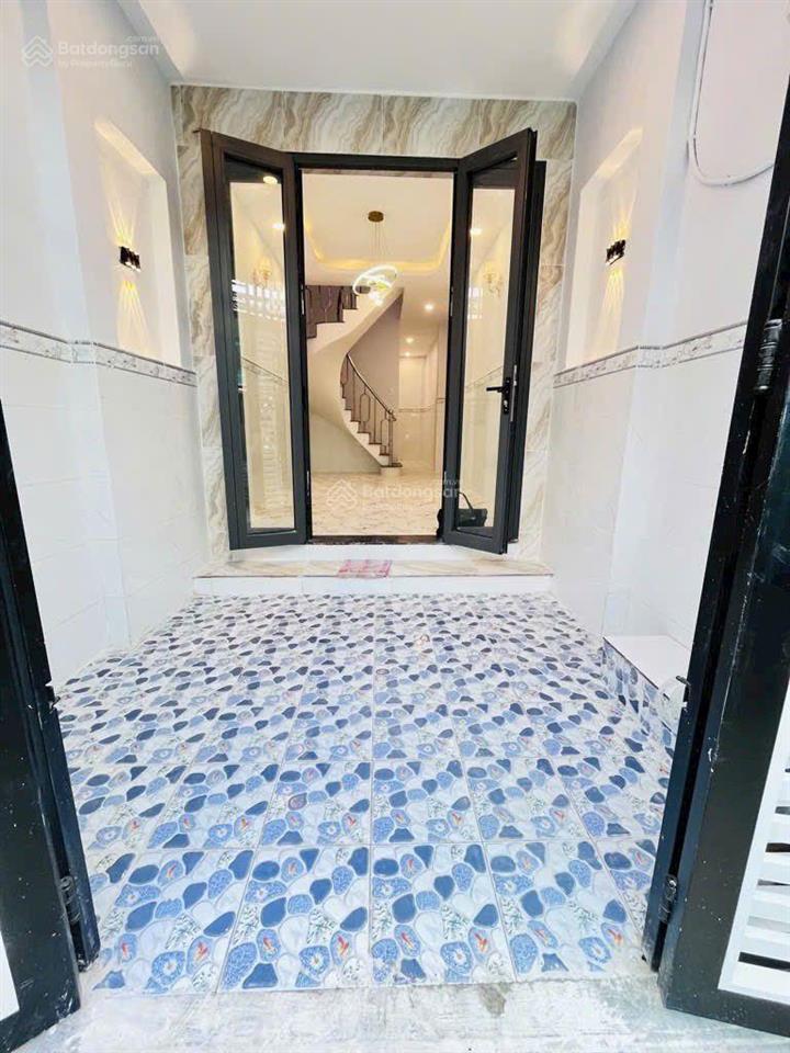 Đón cầu bình tiên quận 6  dtsd 80m2  3pn  có sân và bc  gấp bán lương văn can phường 15 quận 8