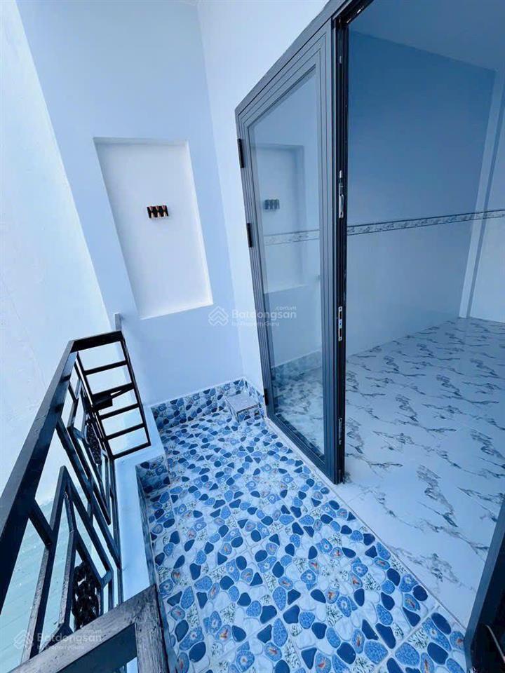 Đón cầu bình tiên quận 6  dtsd 80m2  3pn  có sân và bc  gấp bán lương văn can phường 15 quận 8