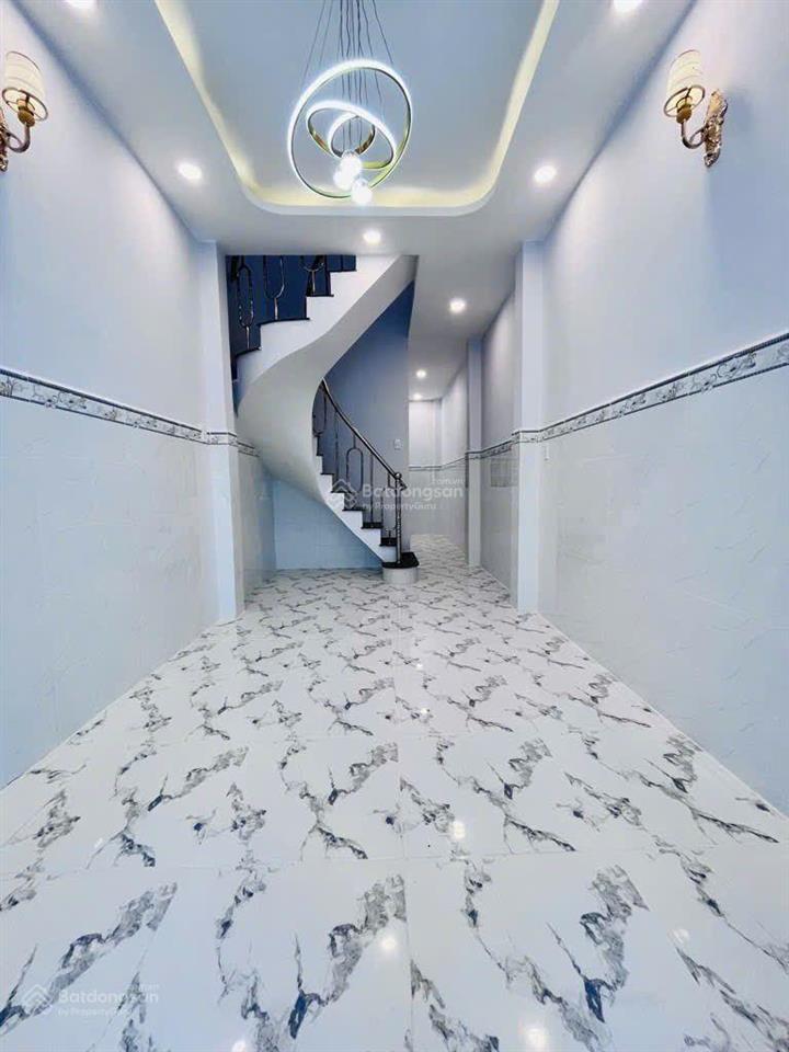 Đón cầu bình tiên quận 6  dtsd 80m2  3pn  có sân và bc  gấp bán lương văn can phường 15 quận 8