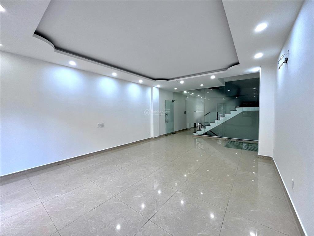 Cho thuê nguyên căn cityland thang máy giá tốt chỉ 40 triệu