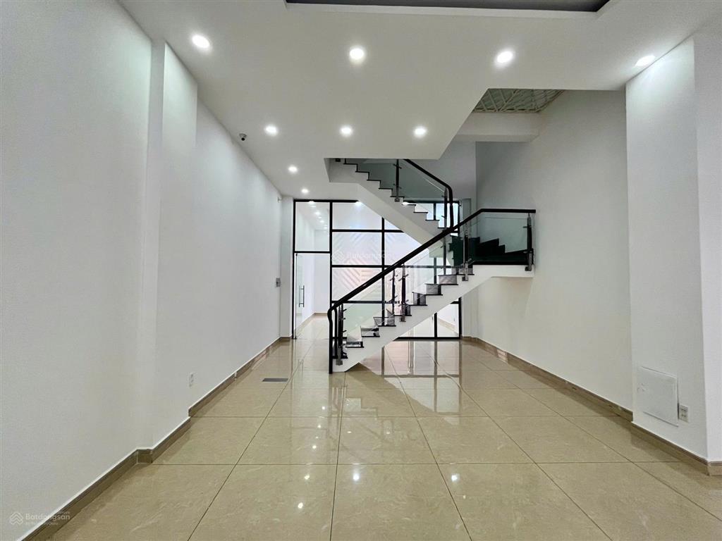 Cho thuê nguyên căn cityland thang máy giá tốt chỉ 40 triệu