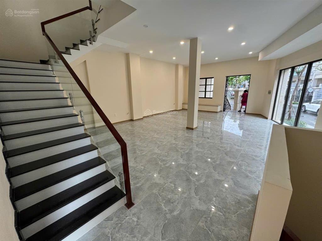 Cho thuê căn góc 2 mặt tiền 70tr cityland gò vấp