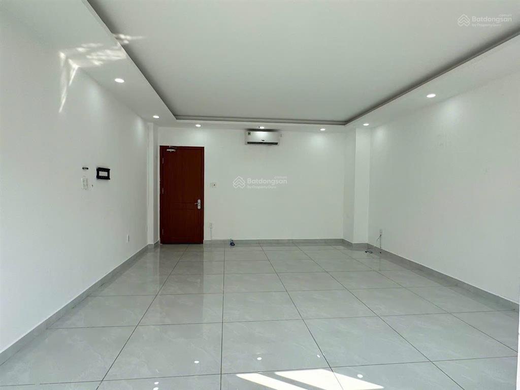 Cho thuê văn phòng khu cityland giá tốt chỉ 6 triệu/th