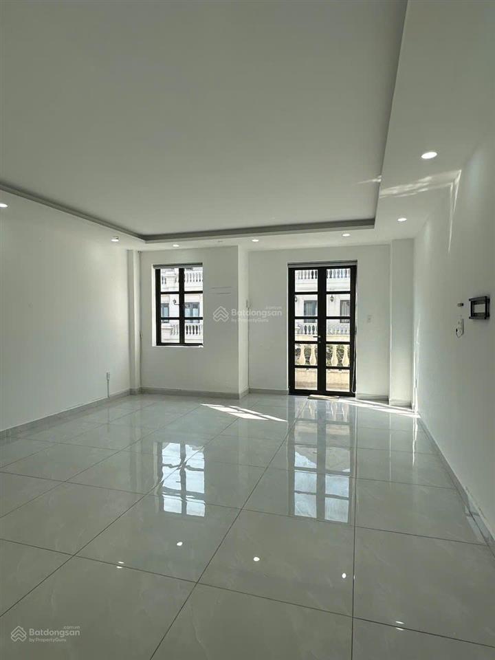 Cho thuê văn phòng khu cityland giá tốt chỉ 6 triệu/th