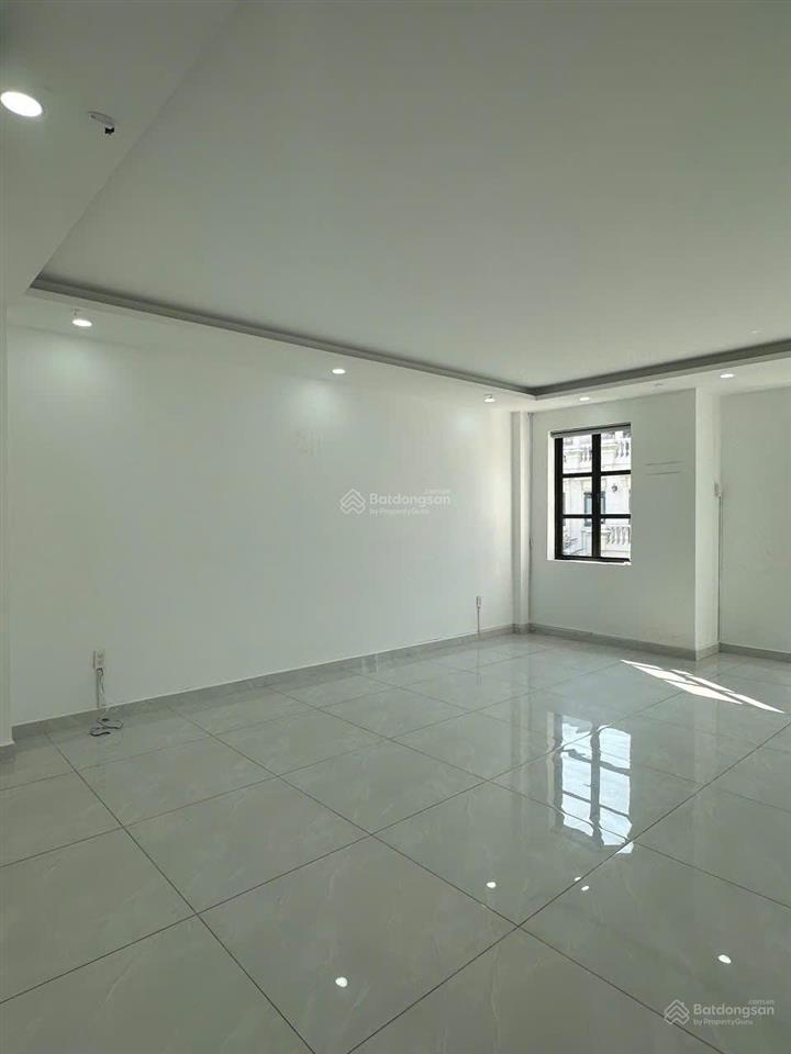Cho thuê văn phòng khu cityland giá tốt chỉ 6 triệu/th