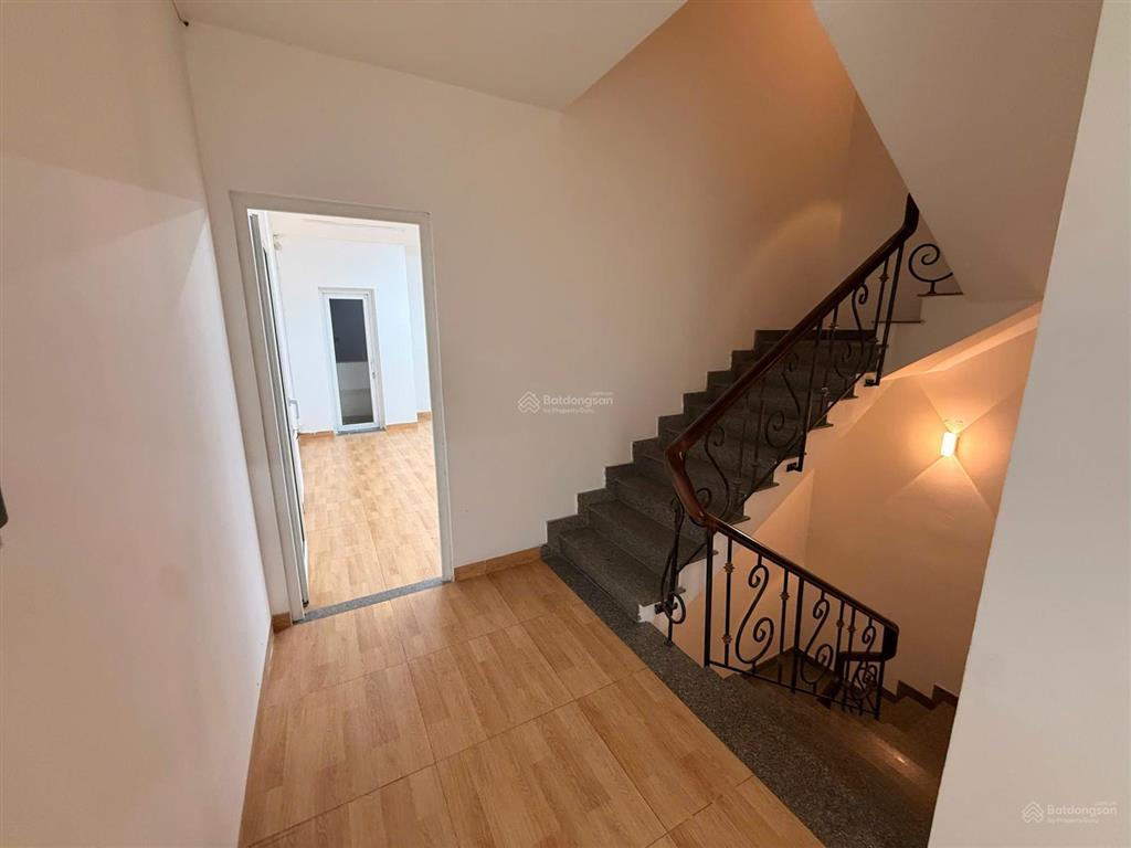 Cho thuê sàn văn phòng 200m2 tại cityland giá chỉ 20tr